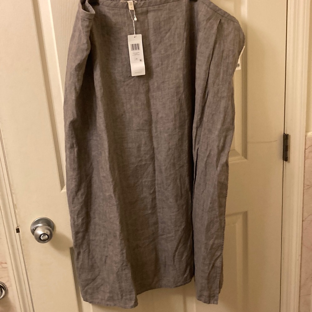 NWT 2X wrap skirt stone color.